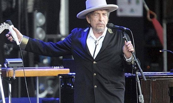 Jueces del Nobel no tienen contacto con Bob Dylan