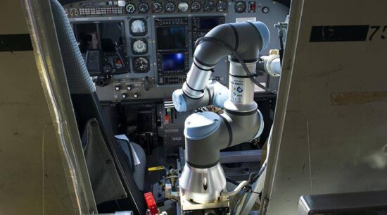 Aviones podrían ser piloteados por robots en el futuro