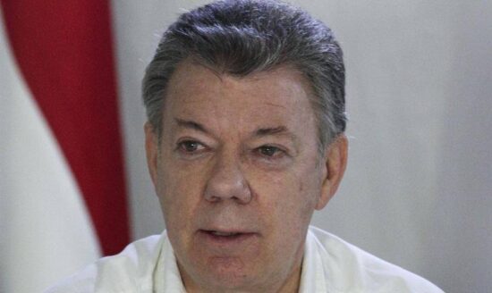 Insiste Santos en la paz