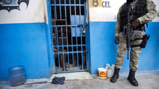 Escapan 172 presos tras motín en cárcel de Haití