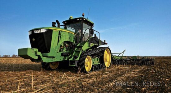 Hombre atropella a su nieto con un tractor en EU