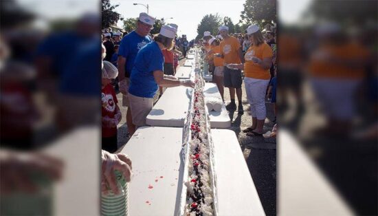 Sundae de casi un kilómetro logra récord mundial