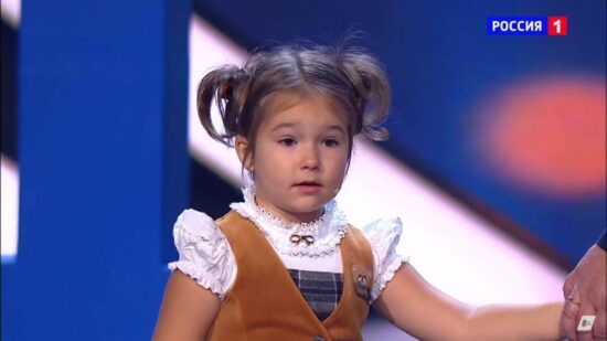 Bella, la niña de cuatro años que habla 7 idiomas