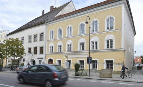 Demolerán casa donde nació Hitler