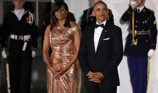 Michelle Obama se luce con Versace en su última cena de Estado