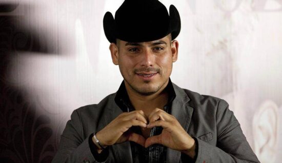 Confiesa Espinoza Paz que ha cantado para narcos