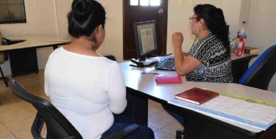 Atrapan a mujer por no entregar ‘tanda’