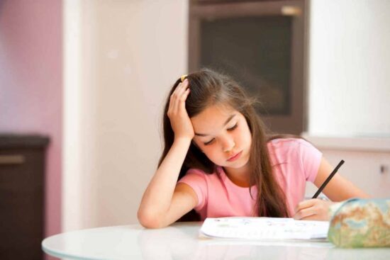 Padres se van a «huelga»; no quieren tarea escolar