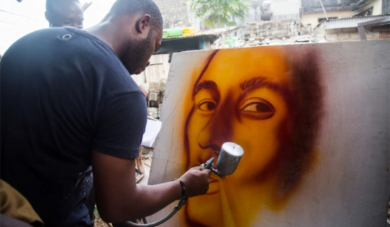 Un grafiti que da para comer en Costa de Marfil