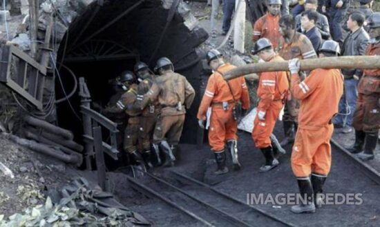 Encuentran muertos a 33 mineros en China tras explosión