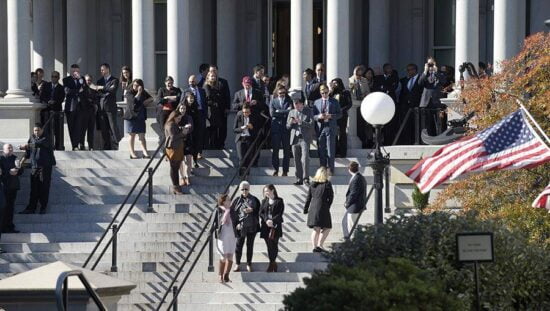 Trump llega a Washington para reunirse con Obama
