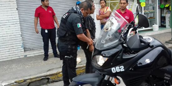 Atrapan a ladrón de rollos de tela