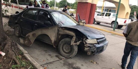 Causa accidente con camioneta blindada