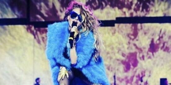 ‘¡Los quiero MTV!’ dice Pau en los Telehit