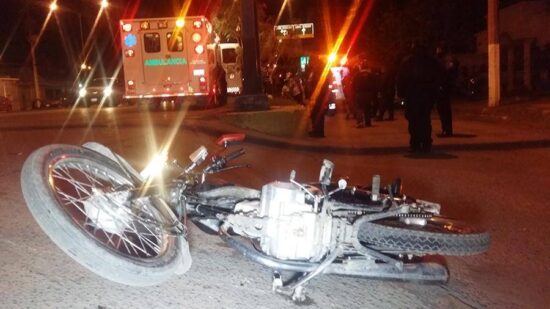 Atropellan a motociclistas