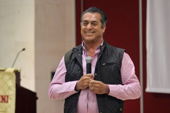 ¿Quién es Santa? La nueva polémica de «El Bronco»