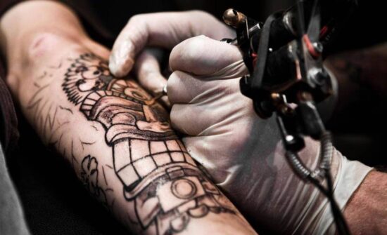 Aumentan mexicanos que desean borrar tatuajes