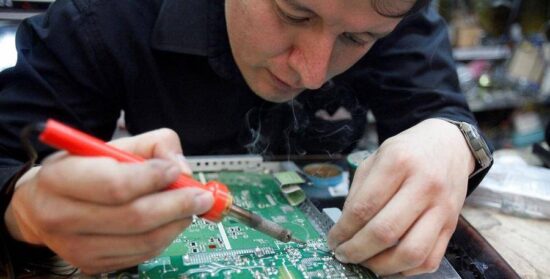 Egresados de Cecati no logran acomodo