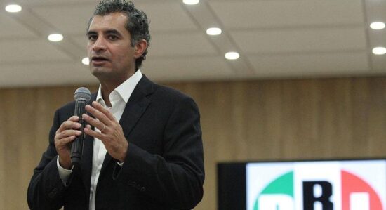 Pide Ochoa Reza intervención de consulados