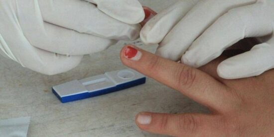 Confiscan 47 mil kits para VIH sin registro
