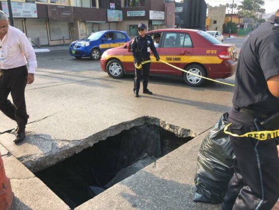 Aparece nuevo socavón en Tampico