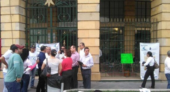 Bloquean oficinas del SAT en Tampico