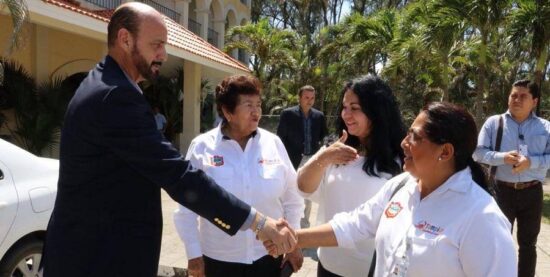 Promueve Alcaldesa desarrollo económico