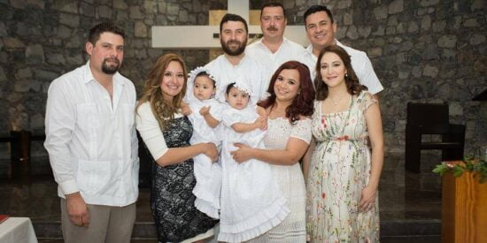 Amelia y Jimena celebran bautizo