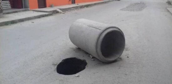 Alertan por socavón en la ‘Cantarranas’