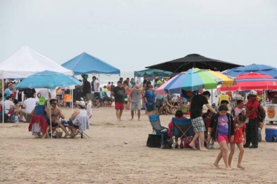 Llegan 17 mil bañistas a Miramar