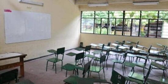 Quedan escuelas sin agua ni clases