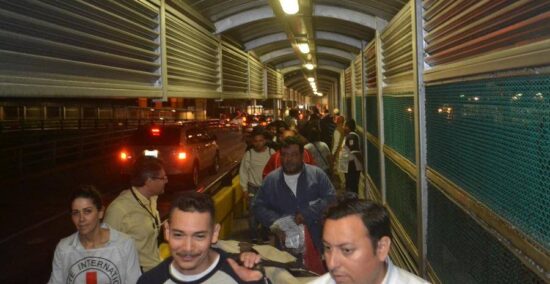 Saturan Matamoros con 300 deportados