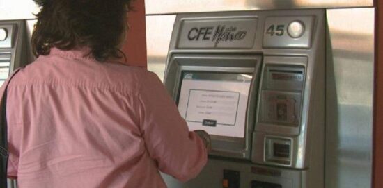 Denuncian mala atención de empleados de la CFE