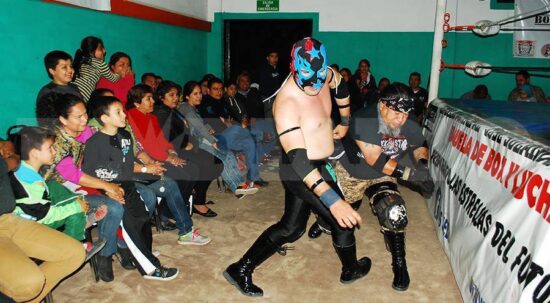 Tarde de ‘costalazos’ en Libre 17