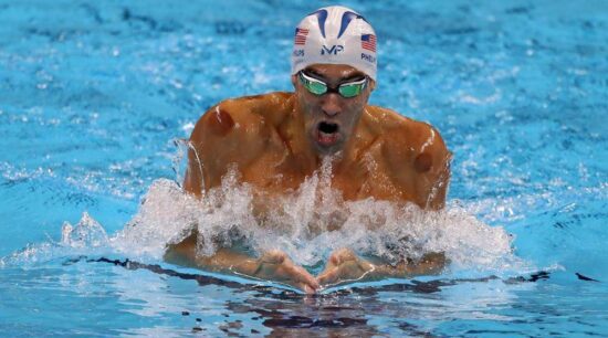Michael Phelps pierde ante ¡un tiburón!