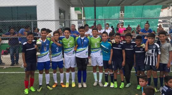 Reconocen a Rayados