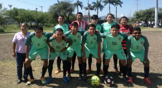 Golean a Vaqueros