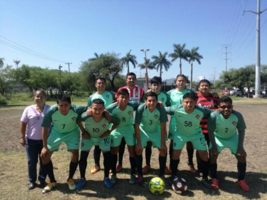 Golean a Vaqueros