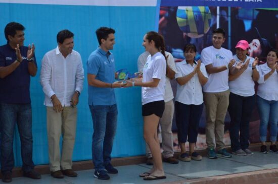 ¡Sol, arena y voleibol!
