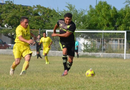Abogados ‘pegan’ primero