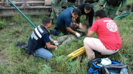 Militares se vuelcan