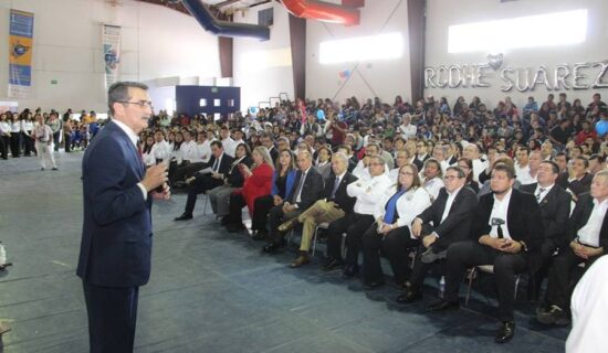 Fortalece el Rector vínculos