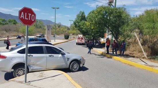 Madre e hijo salen heridos
