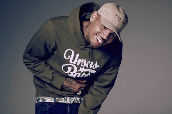 Chris Brown ‘ahorca’ a mujer