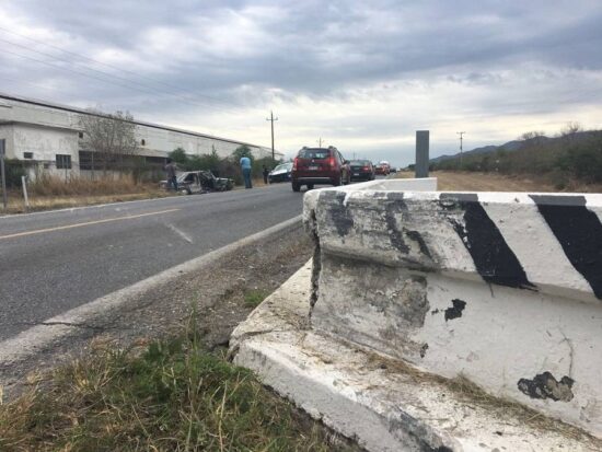 Estrella auto con puente y prensa a acompañante