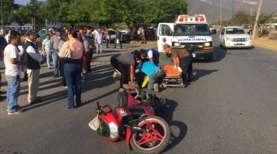 Motociclista resulta gravemente herido