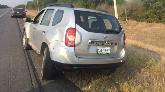 Trailero impacta vehículo y se da a la fuga
