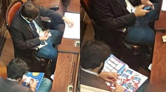 Legisladores cambian estampitas en plena sesión