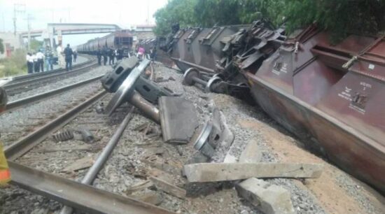 Se descarrilan 15 vagones con maíz en Zacatecas