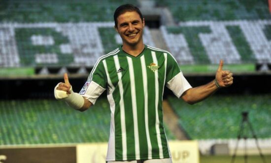 Futbolista del Betis imita a Jennifer López